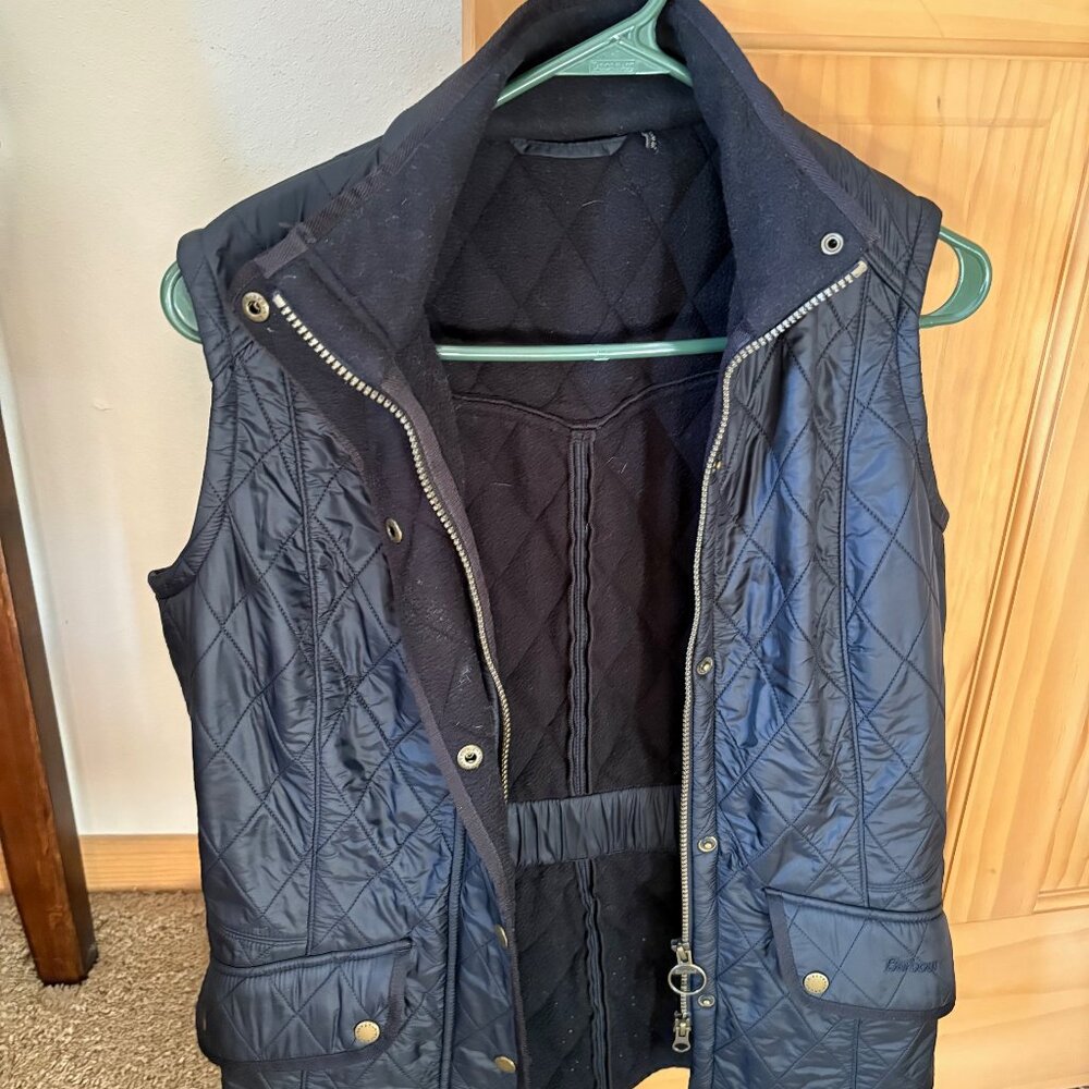Barbour Quilted Utility Vest in Navy – Size US 8 / UK 12 Women's